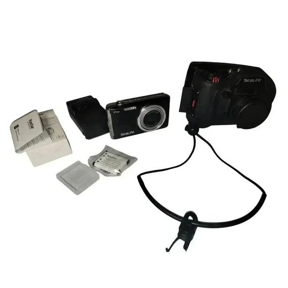 sealife Other - Sealife 12 Megapixel 5X Optical Zoom LCD screen Underwater/Land Camera